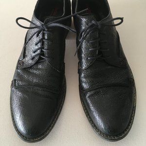 Charles David black cracked leather oxford shoes